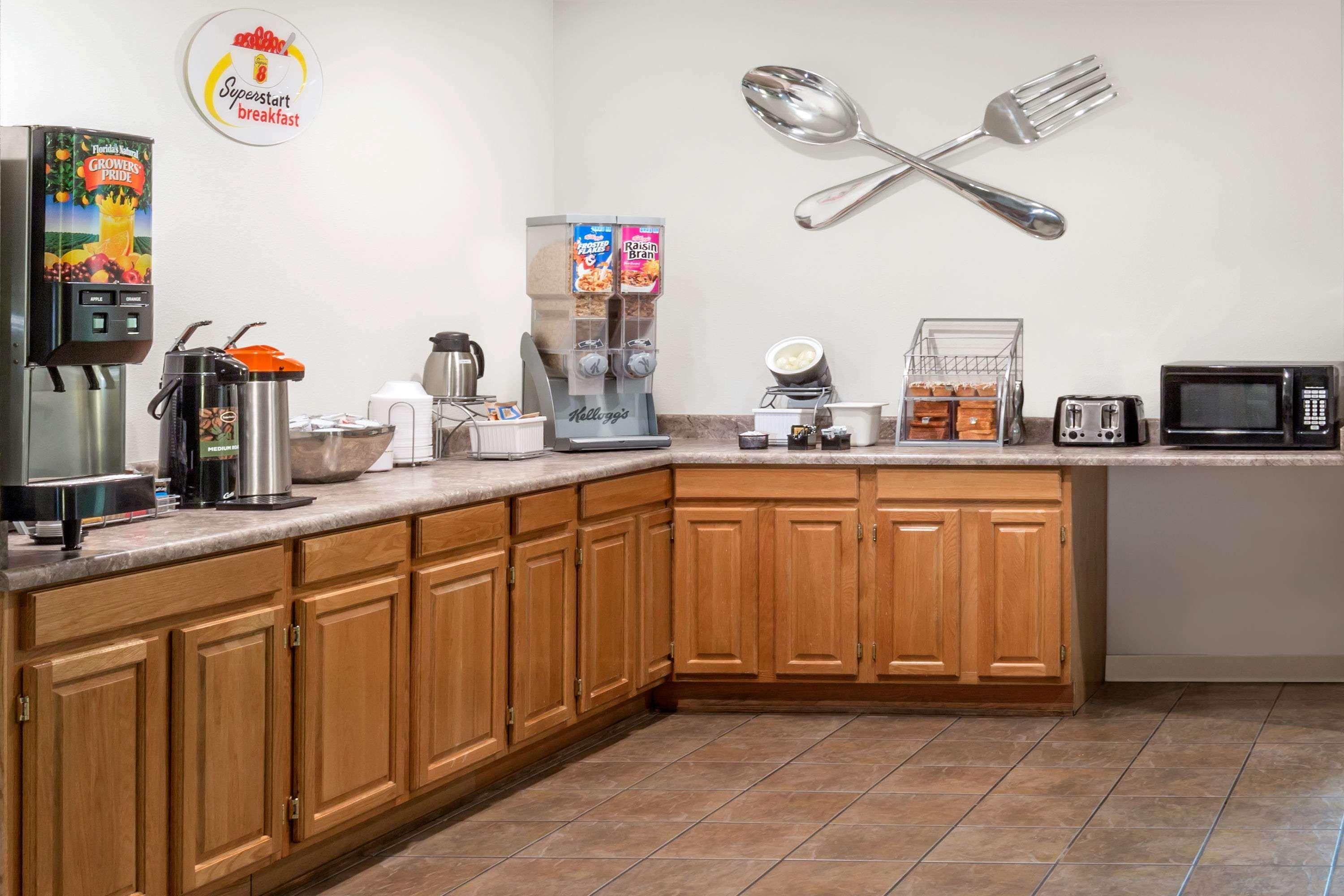 סנטרל פוינט Super 8 By Wyndham Central Pt Medford מראה חיצוני תמונה